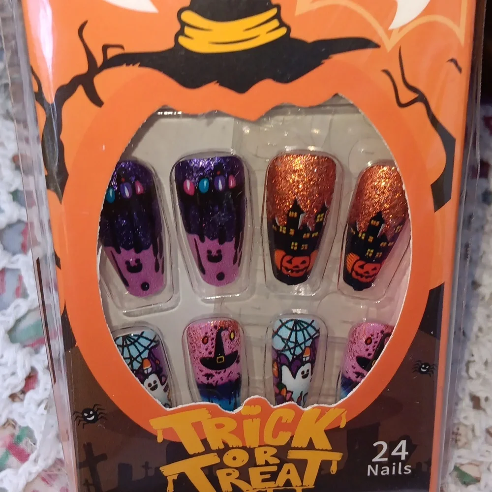 🆕️$6 OR 2 FOR $10~ HALLOWEEN THEMED 24 DESIGNER PRESS ON NAILS